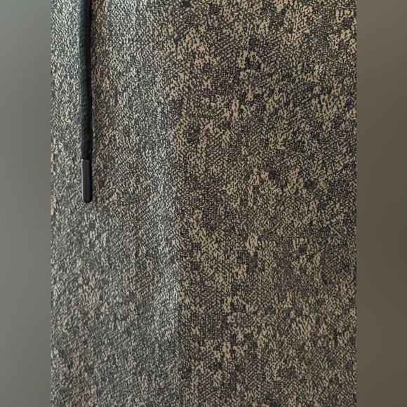 🔵5 For $15🔵 Mondetta Black & Nude Mock Neck Cowl Sweatshirt - Picture 4 of 9